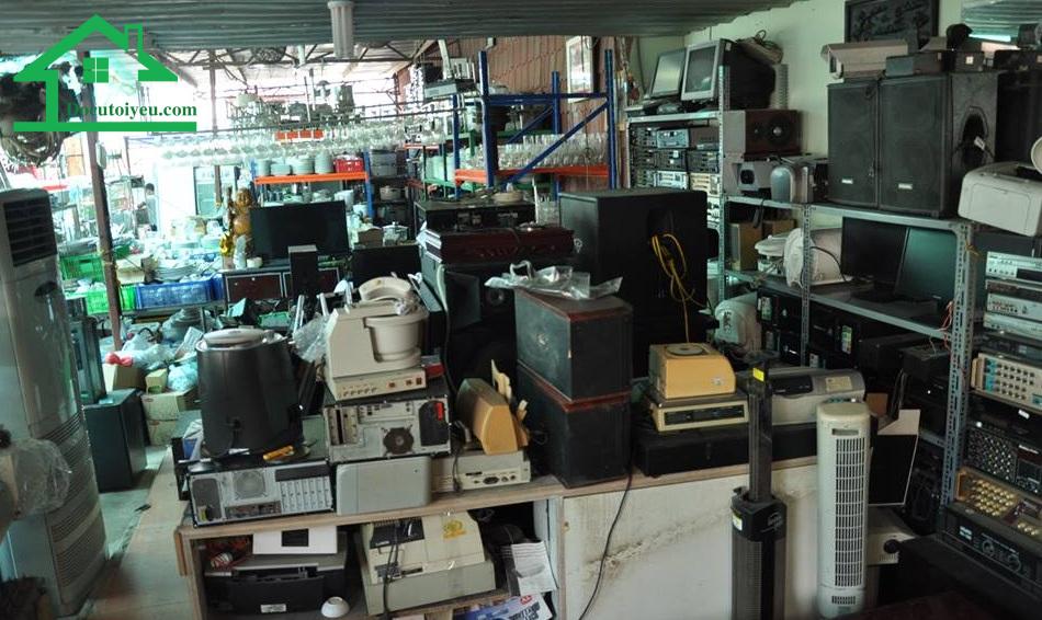 Có rất nhiều loại đồ điện tử cũ được bán hiện nay 