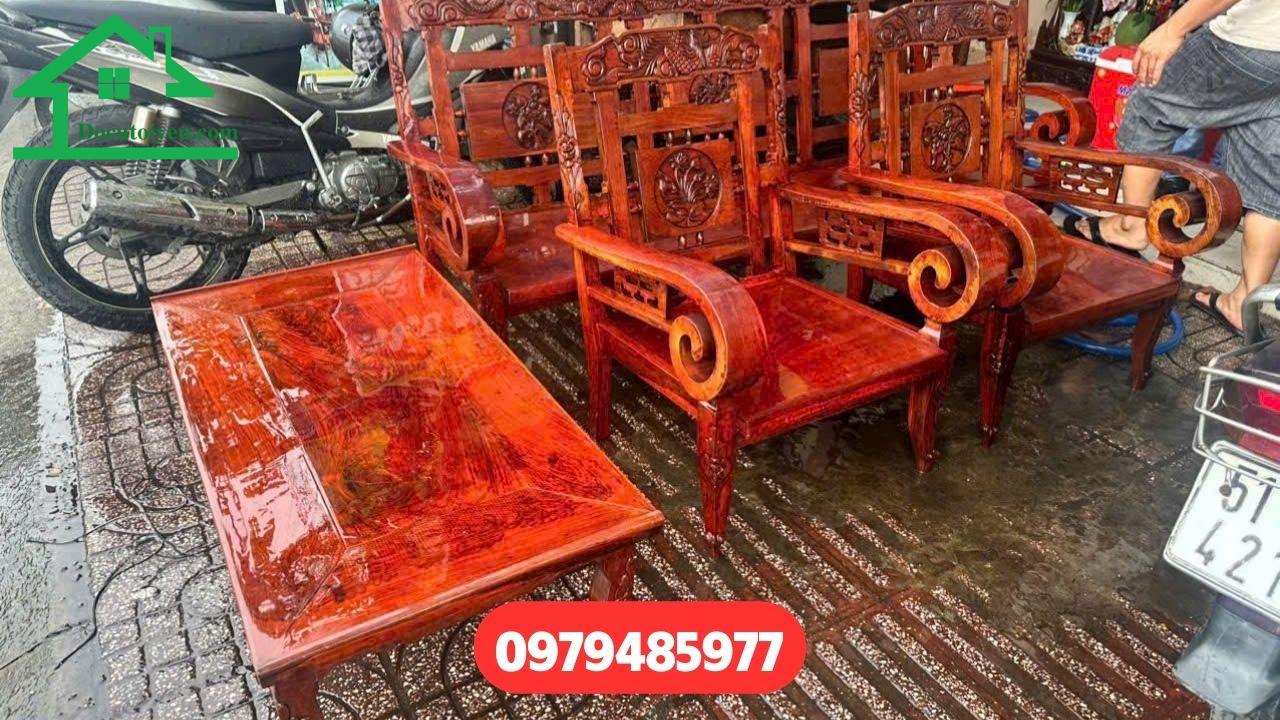 Các loại bàn ghế gỗ được thu mua tại Phú Nhuận