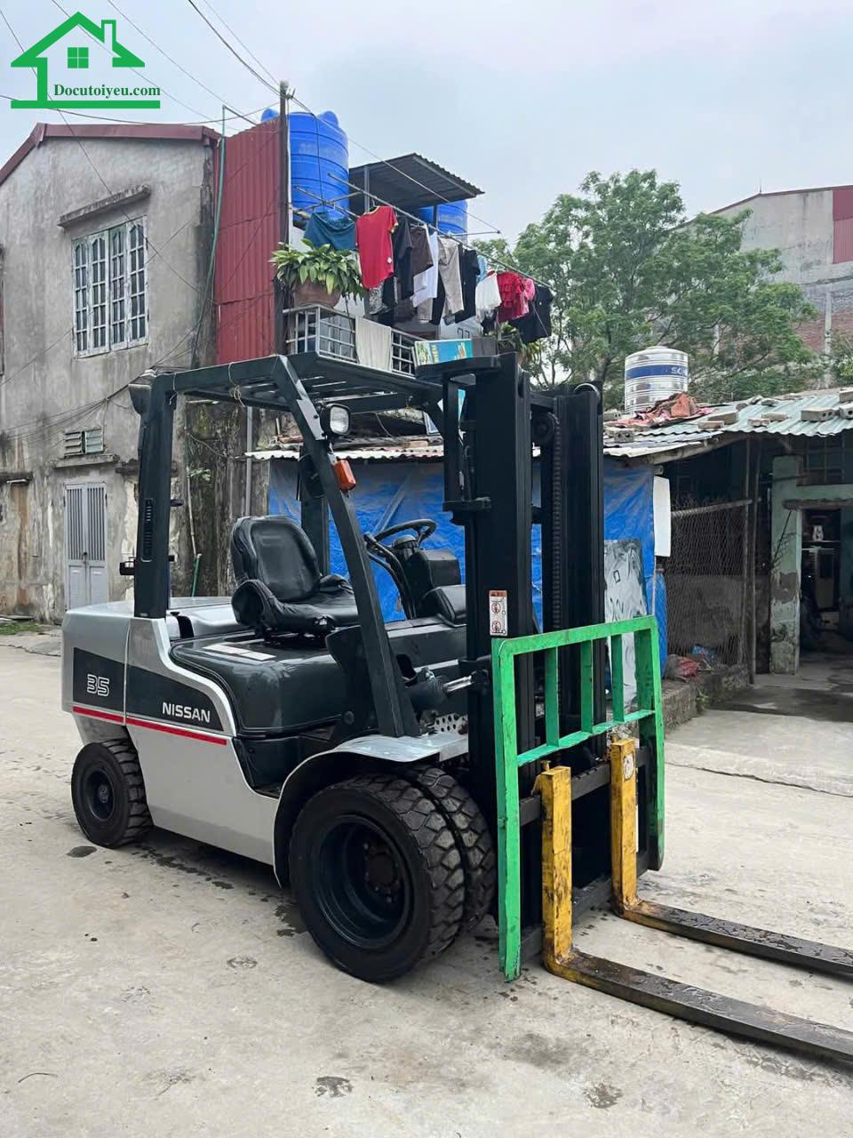 Xe nâng đã hoạt động nhiều năm, hiệu suất kém