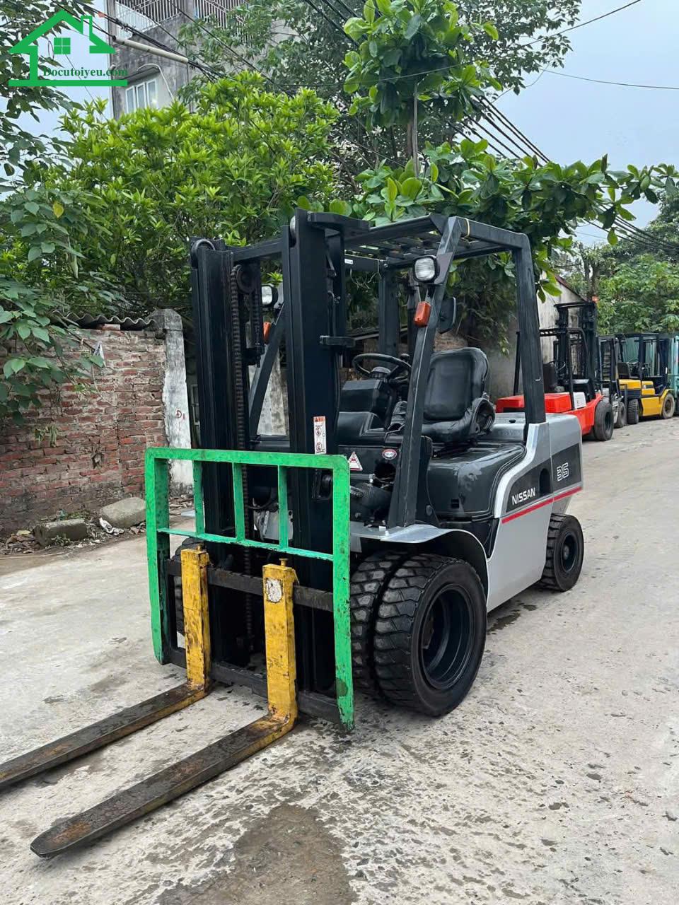 Vì sao nên chọn dịch vụ thu mua xe nâng tại quận 8?