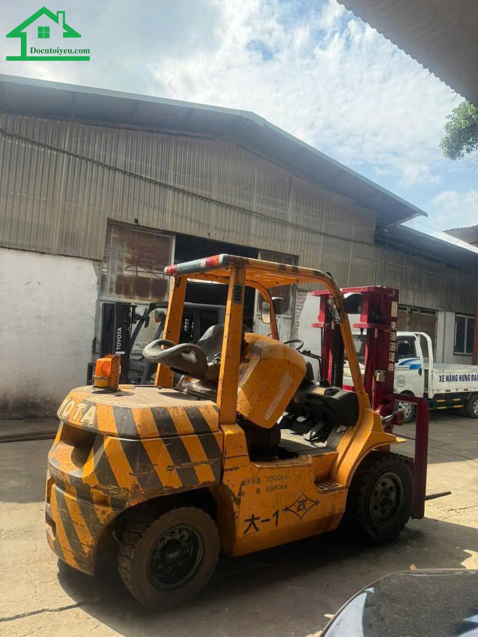 Vì sao nên chọn dịch vụ thu mua xe nâng tại quận 3