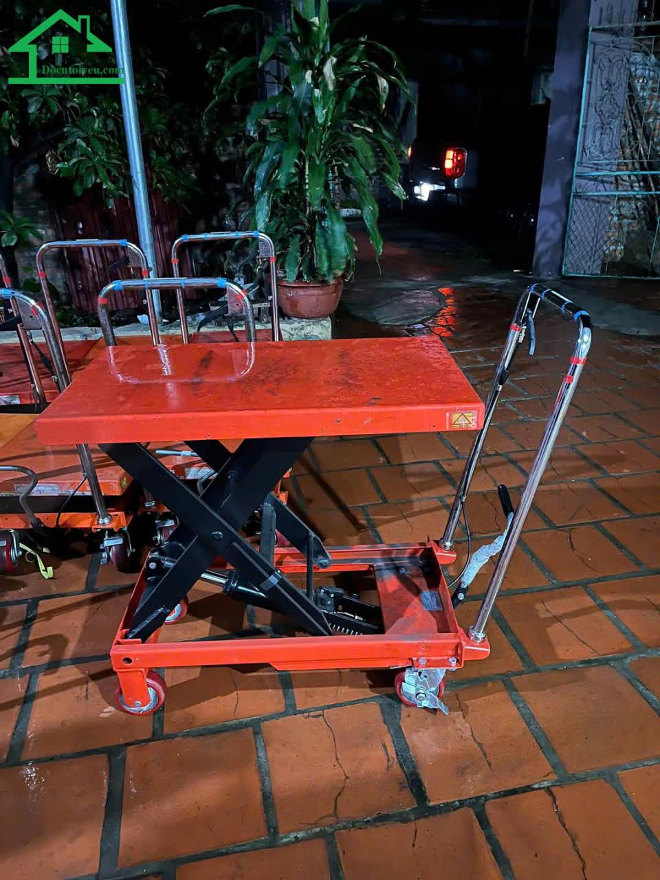 Xe nâng điện