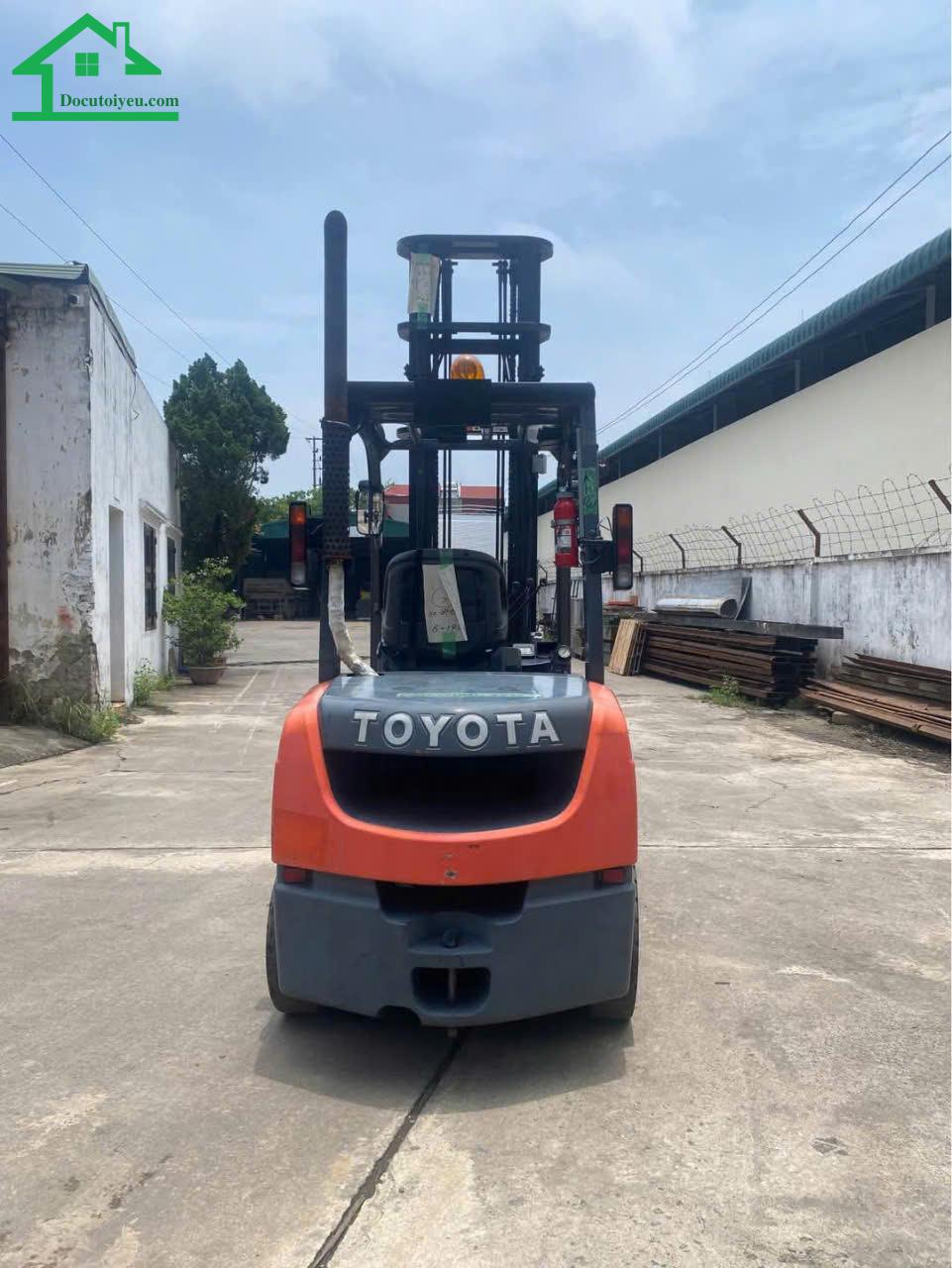 Ai nên sử dụng dịch vụ thu mua xe nâng tại quận 8