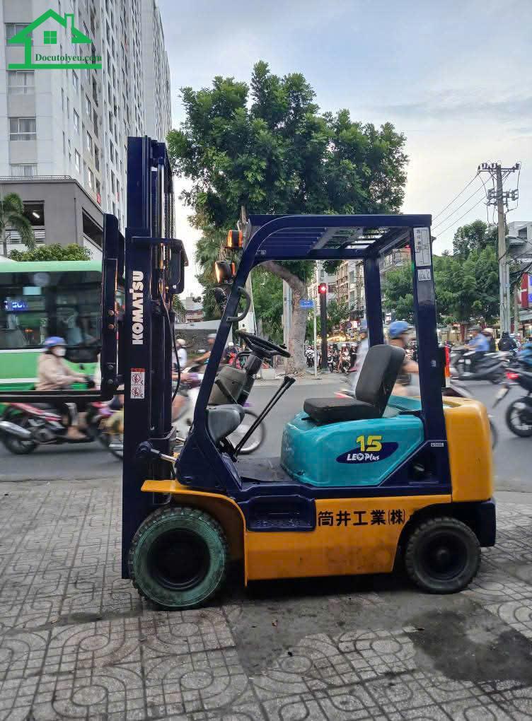 Vì sao doanh nghiệp nên bán xe nâng cũ thay vì giữ lại?