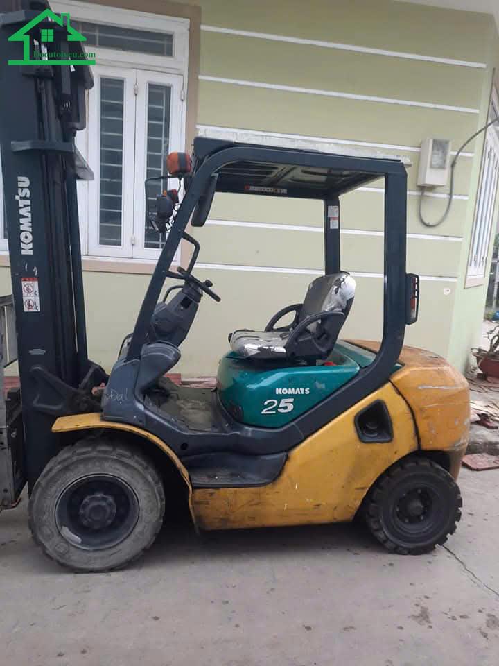 Giá thu mua xe nâng tại Hà Tĩnh phụ thuộc vào những yếu tố nào?